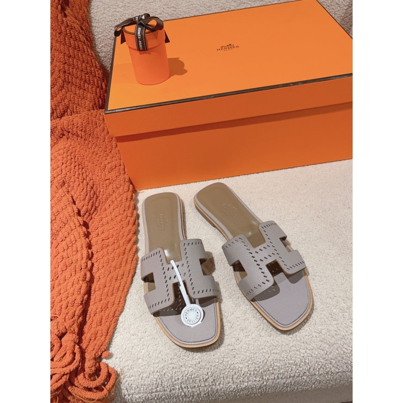 H**mes slippers